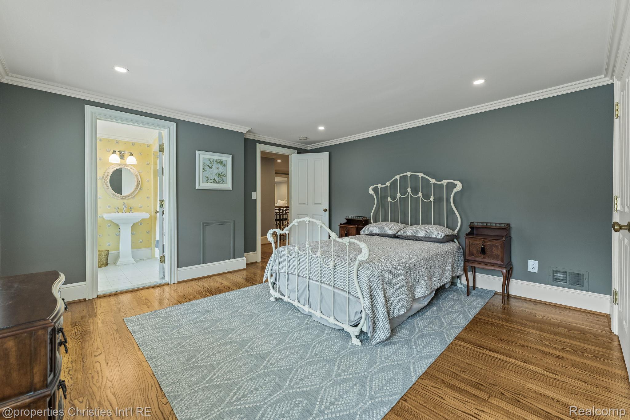 457 N Cranbrook Road