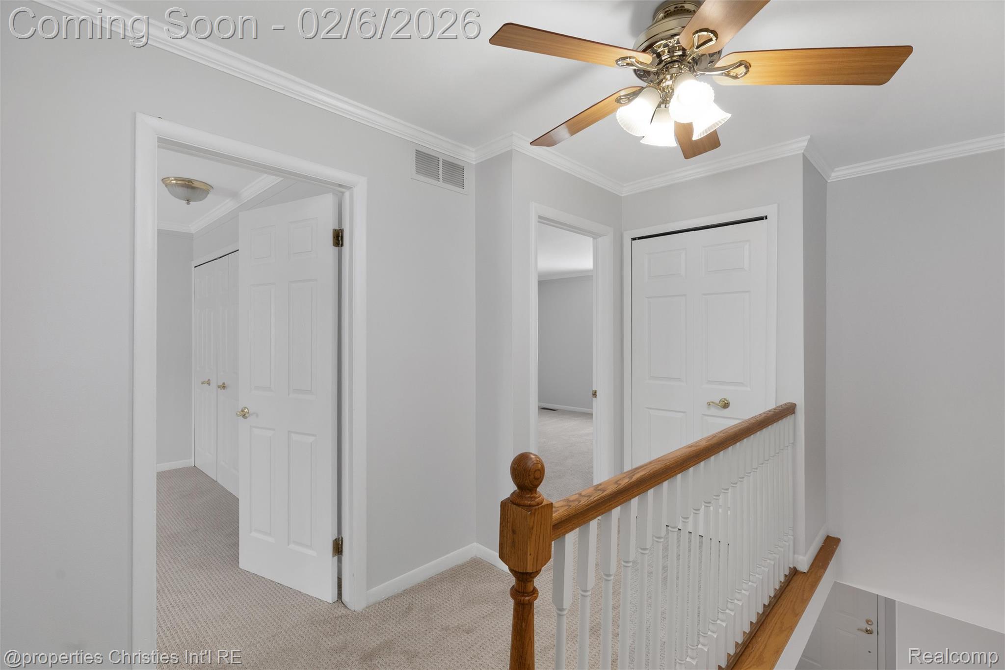 607 Fox Hills Drive N