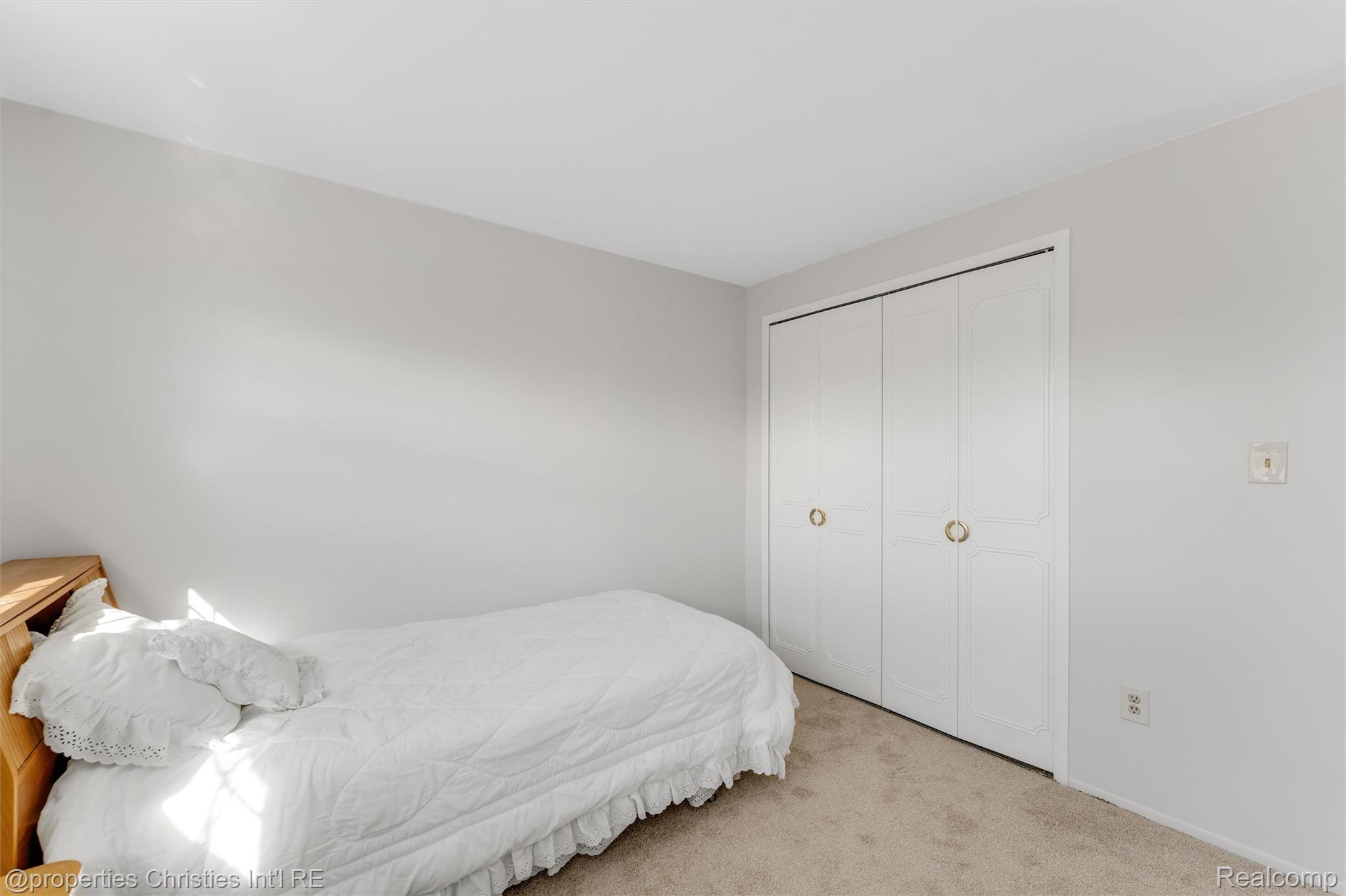 1476 Brentwood Drive