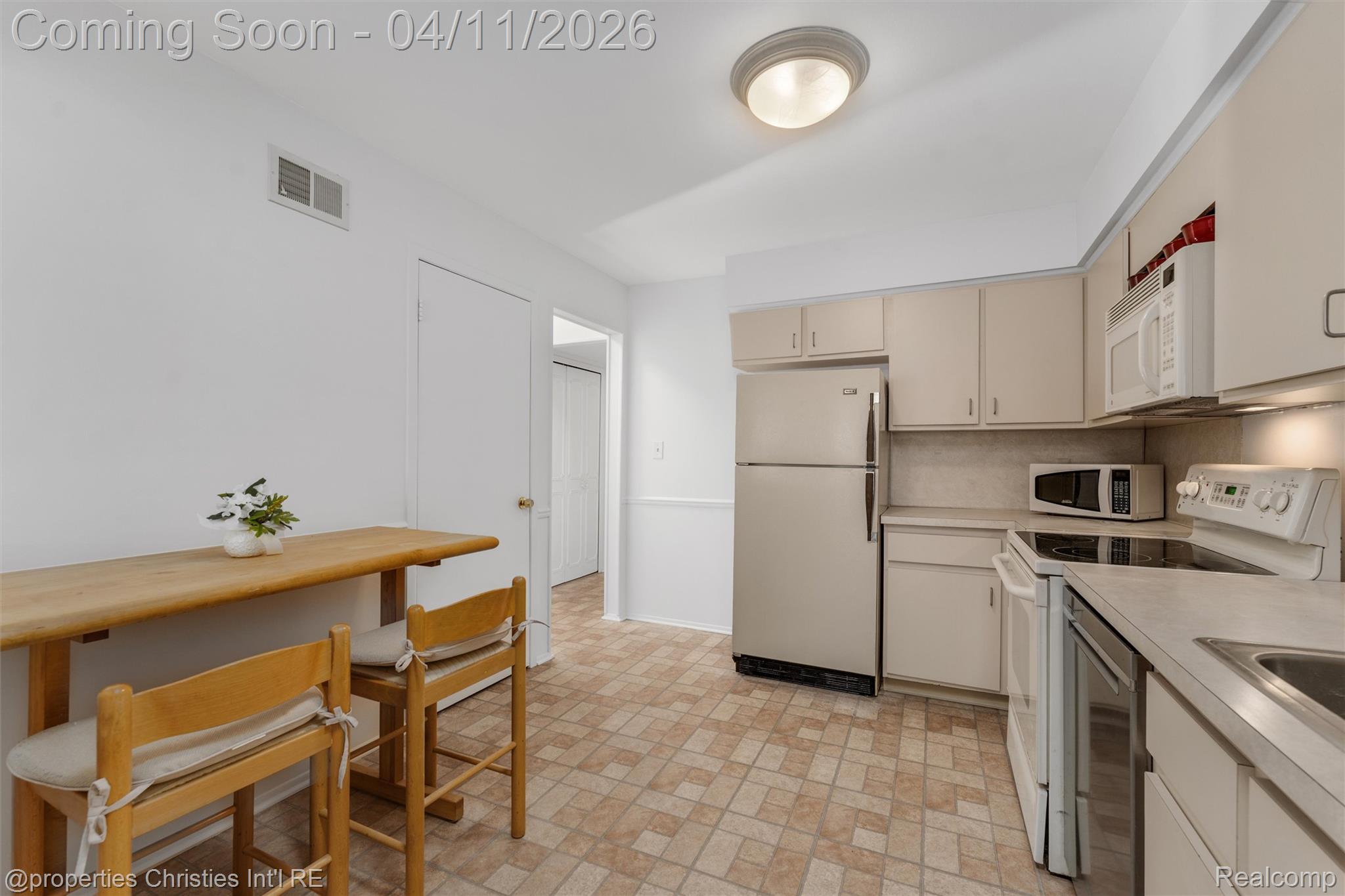 1476 Brentwood Drive