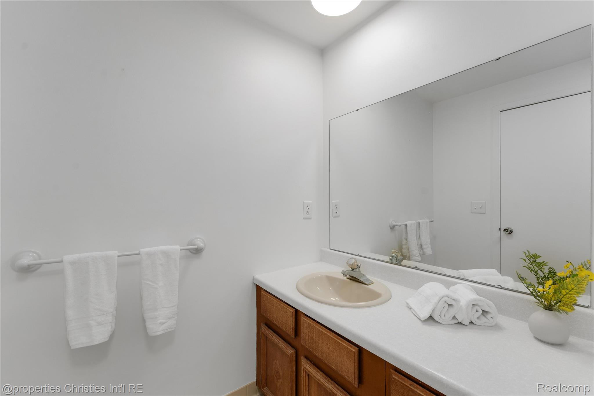 1476 Brentwood Drive