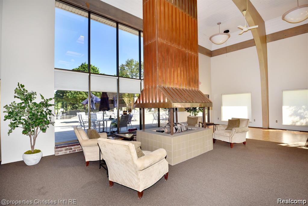 1476 Brentwood Drive