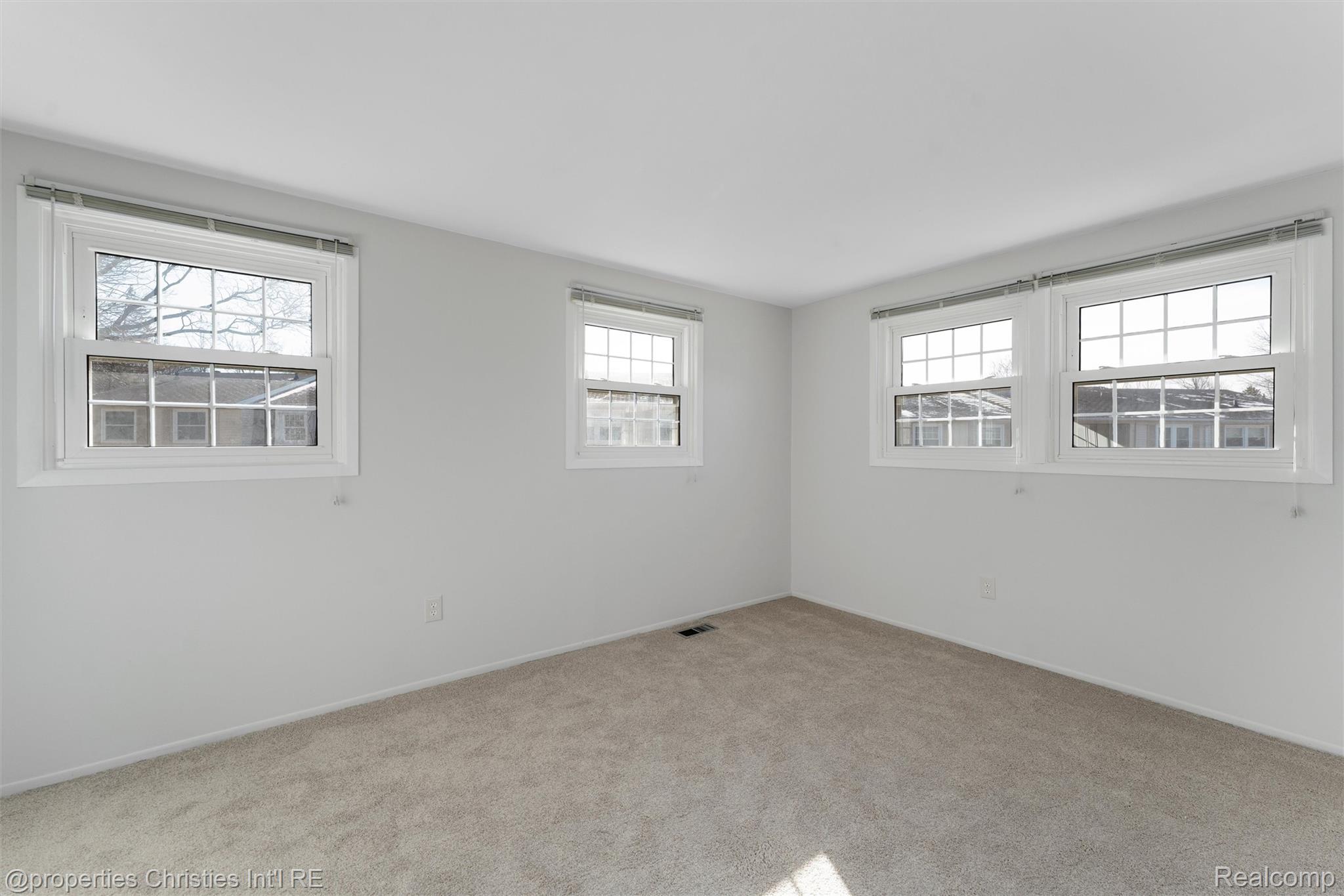 1476 Brentwood Drive