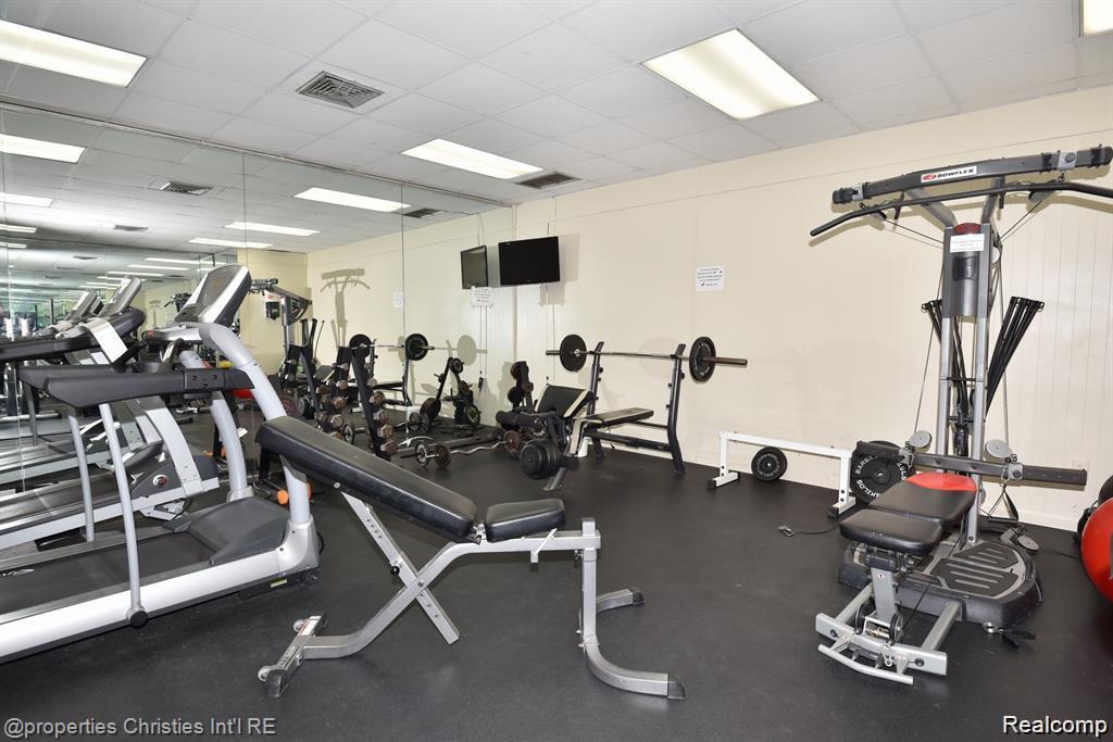 1476 Brentwood Drive