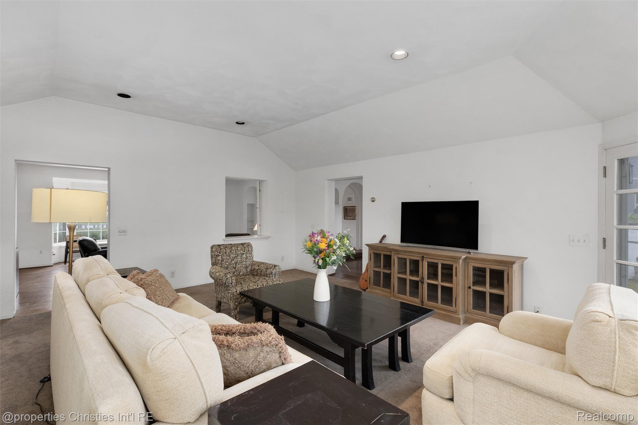 852 Puritan Avenue