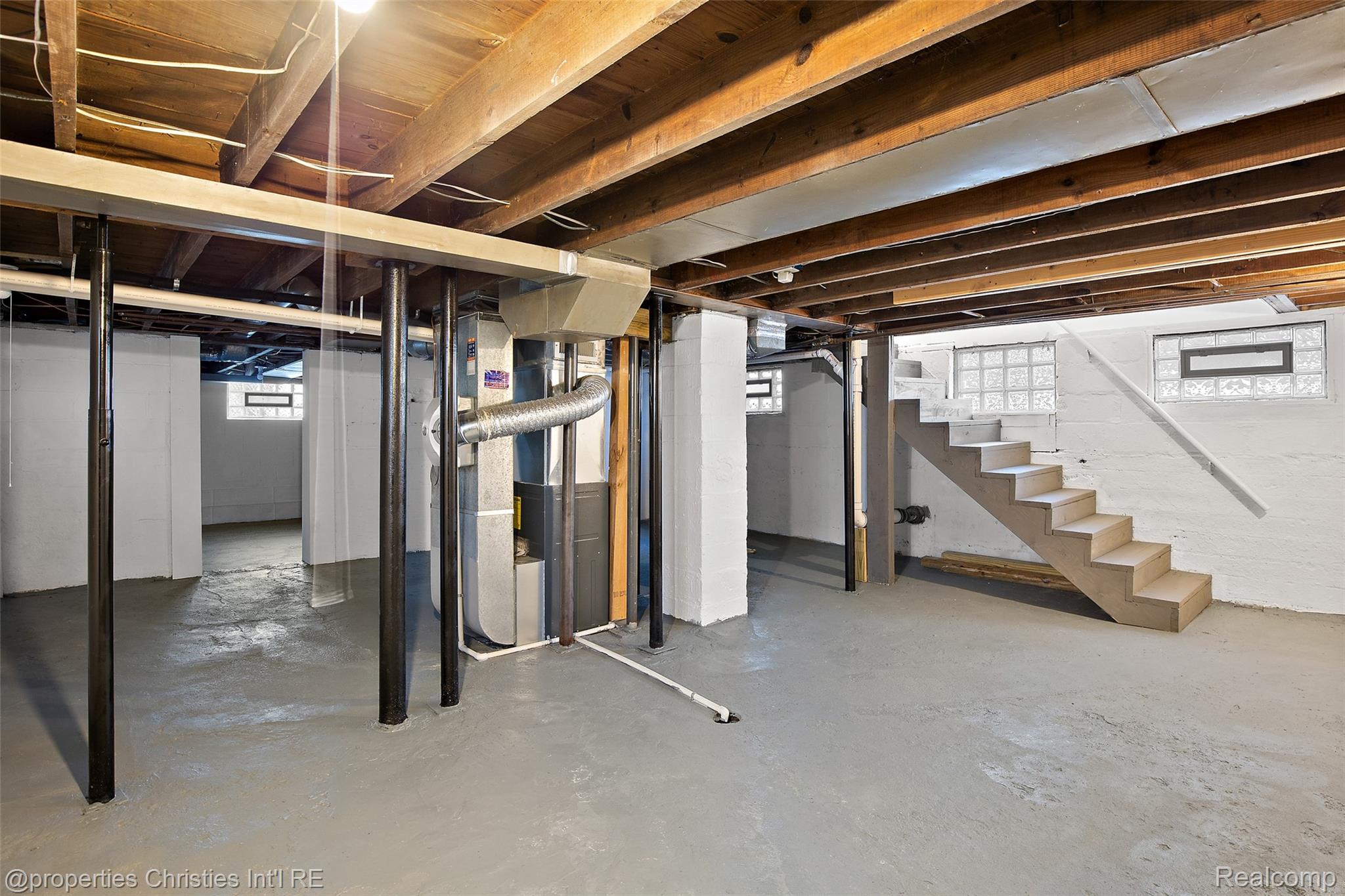 487 Smith Avenue