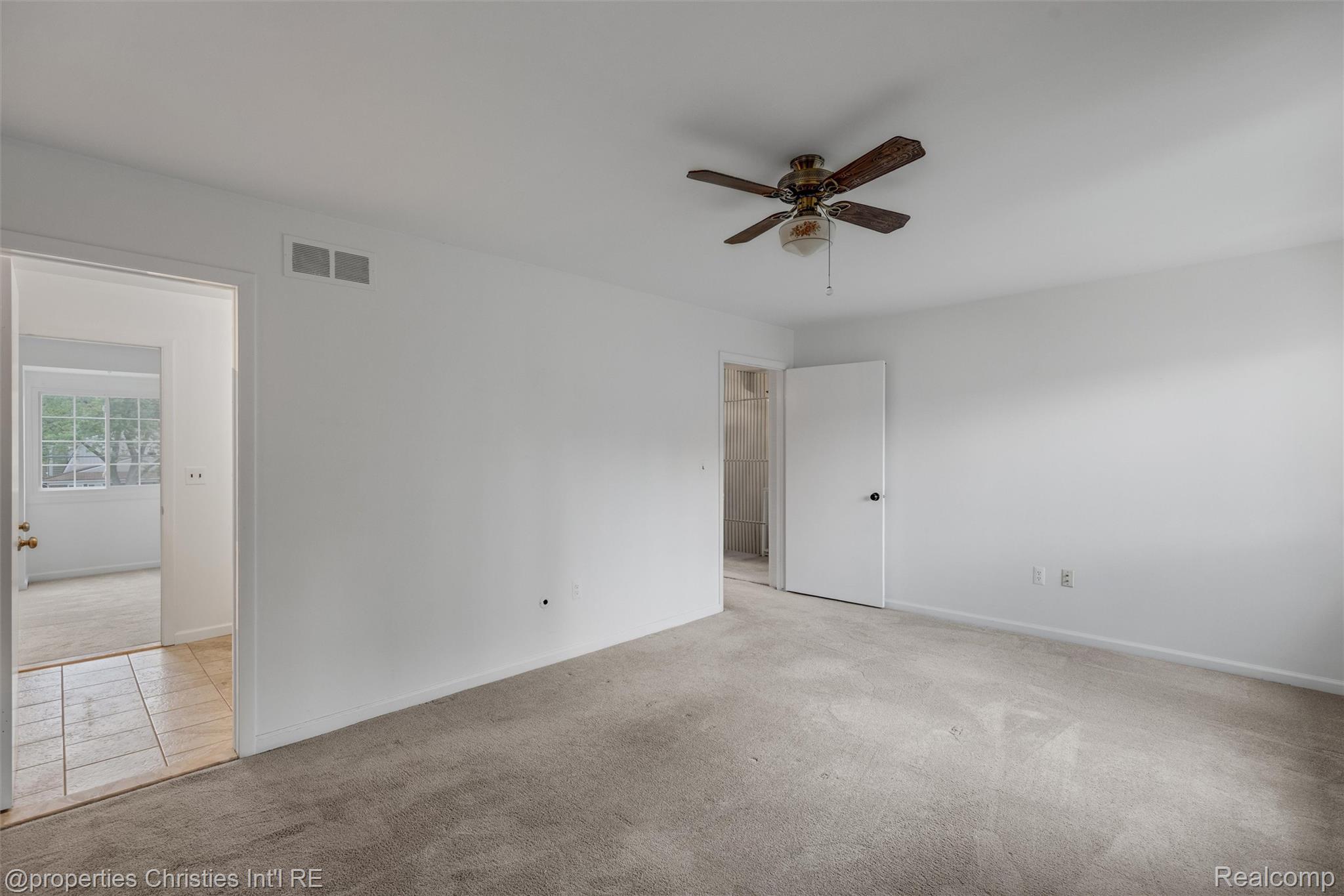 1833 Torquay Avenue Unit: 233
