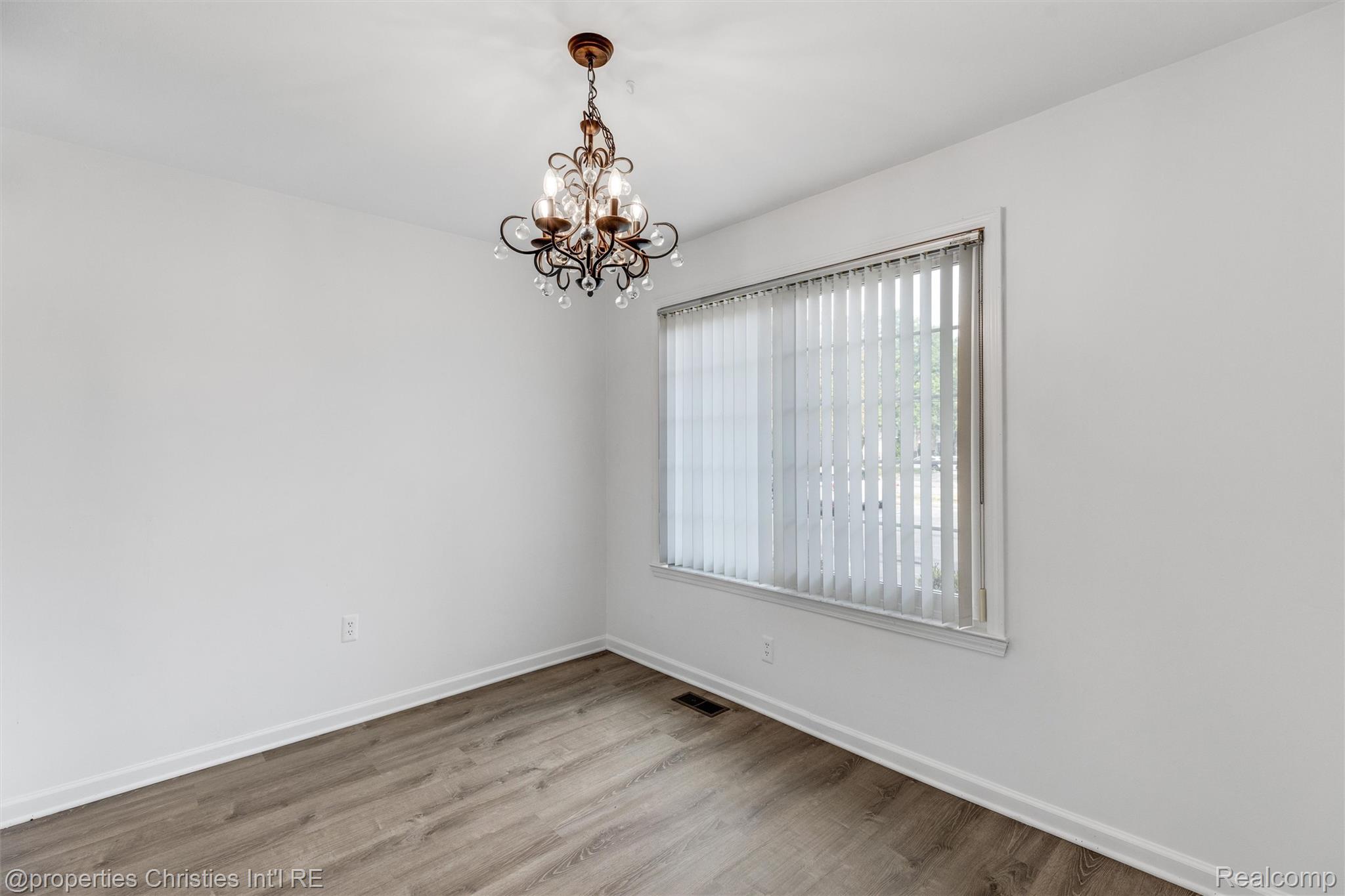 1833 Torquay Avenue Unit: 233