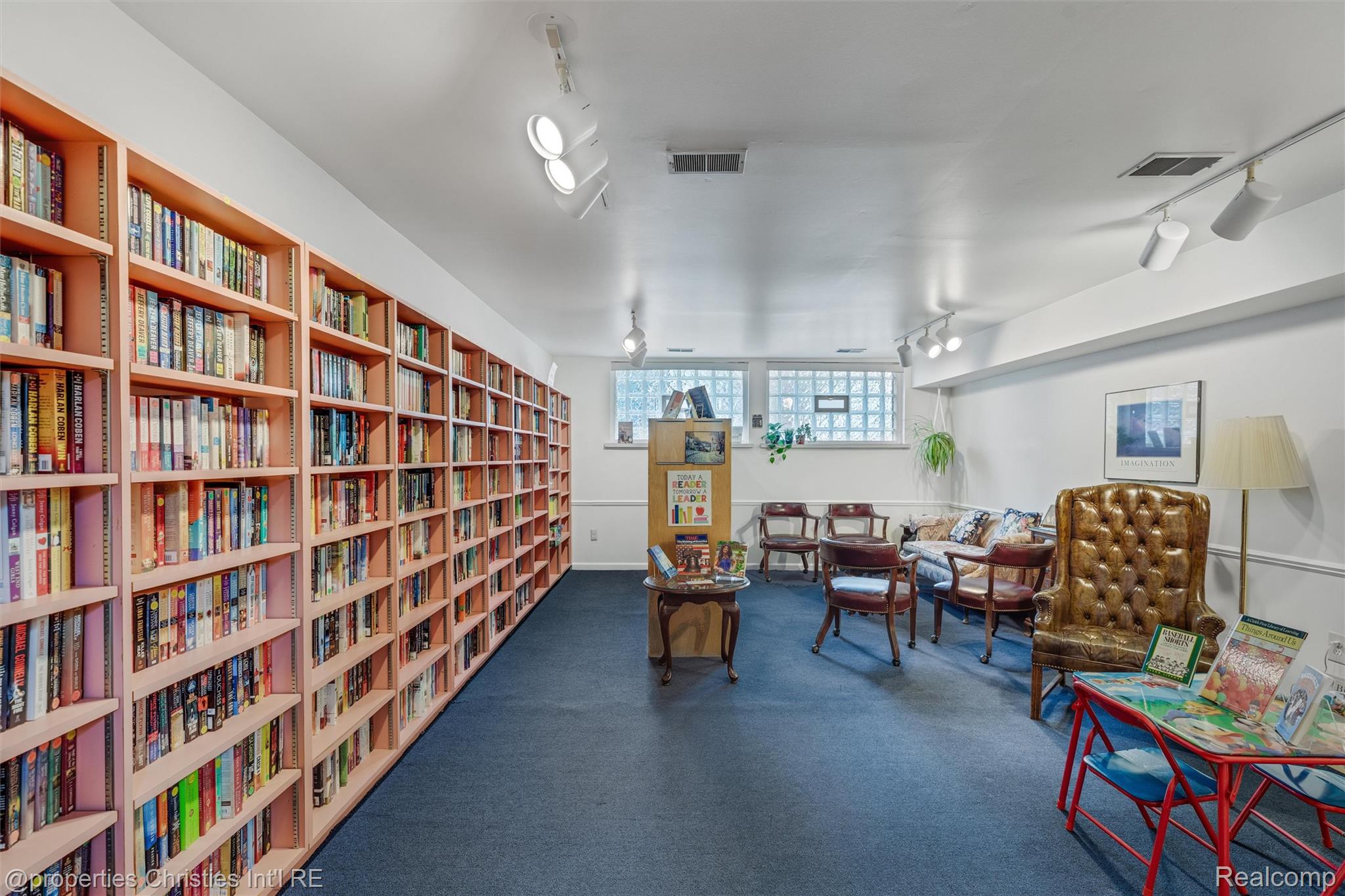 1833 Torquay Avenue Unit: 233