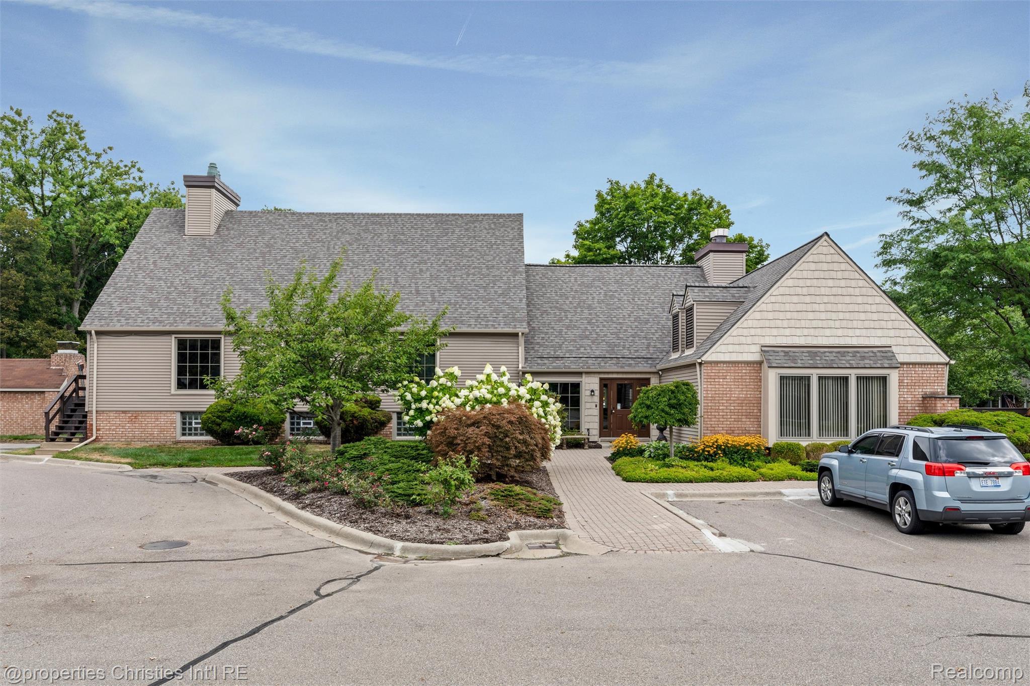 1833 Torquay Avenue Unit: 233