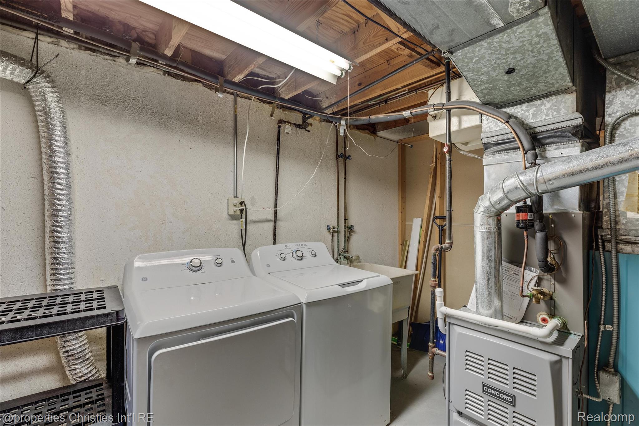 1833 Torquay Avenue Unit: 233