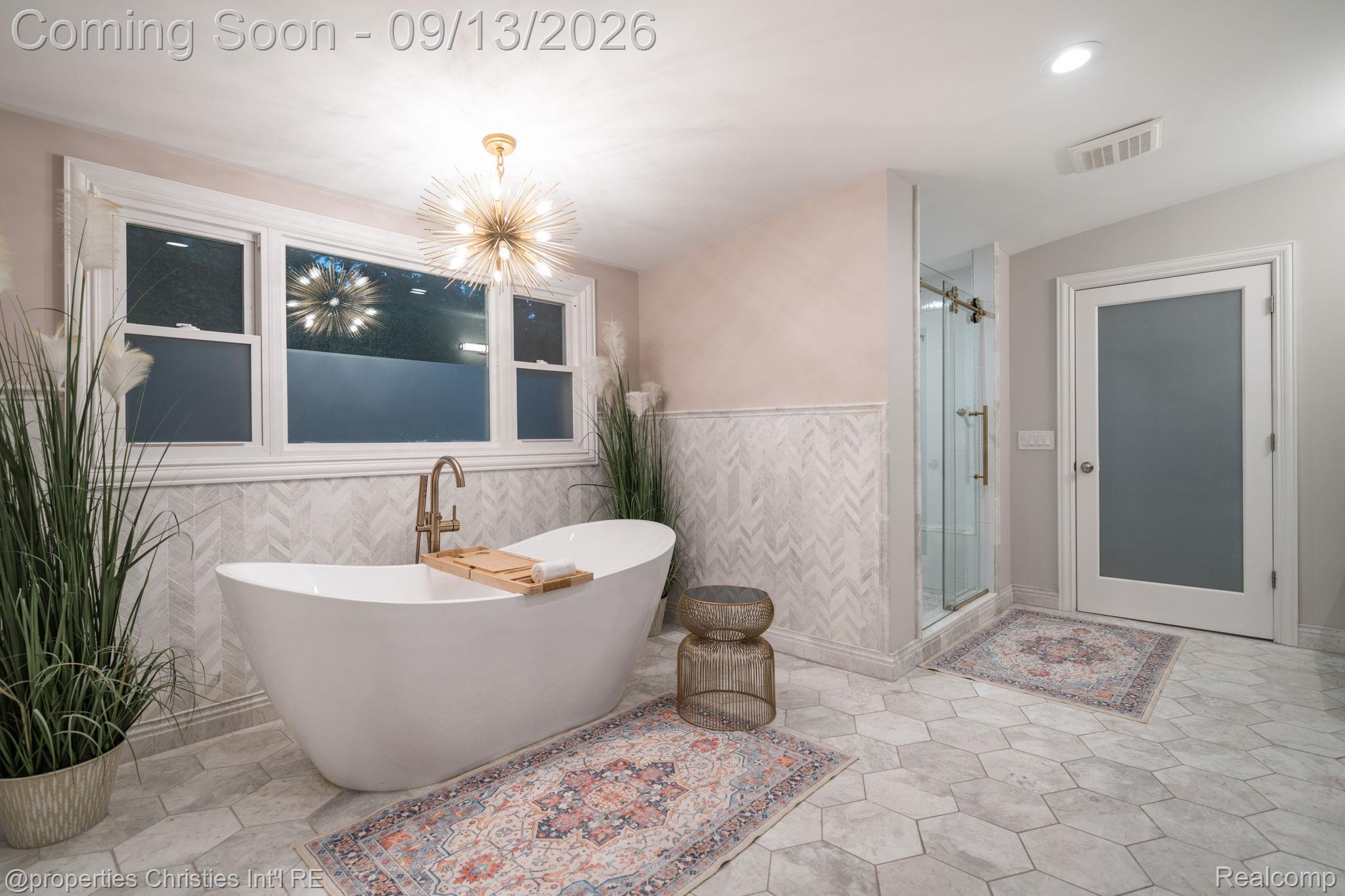 900 Indianwood Road