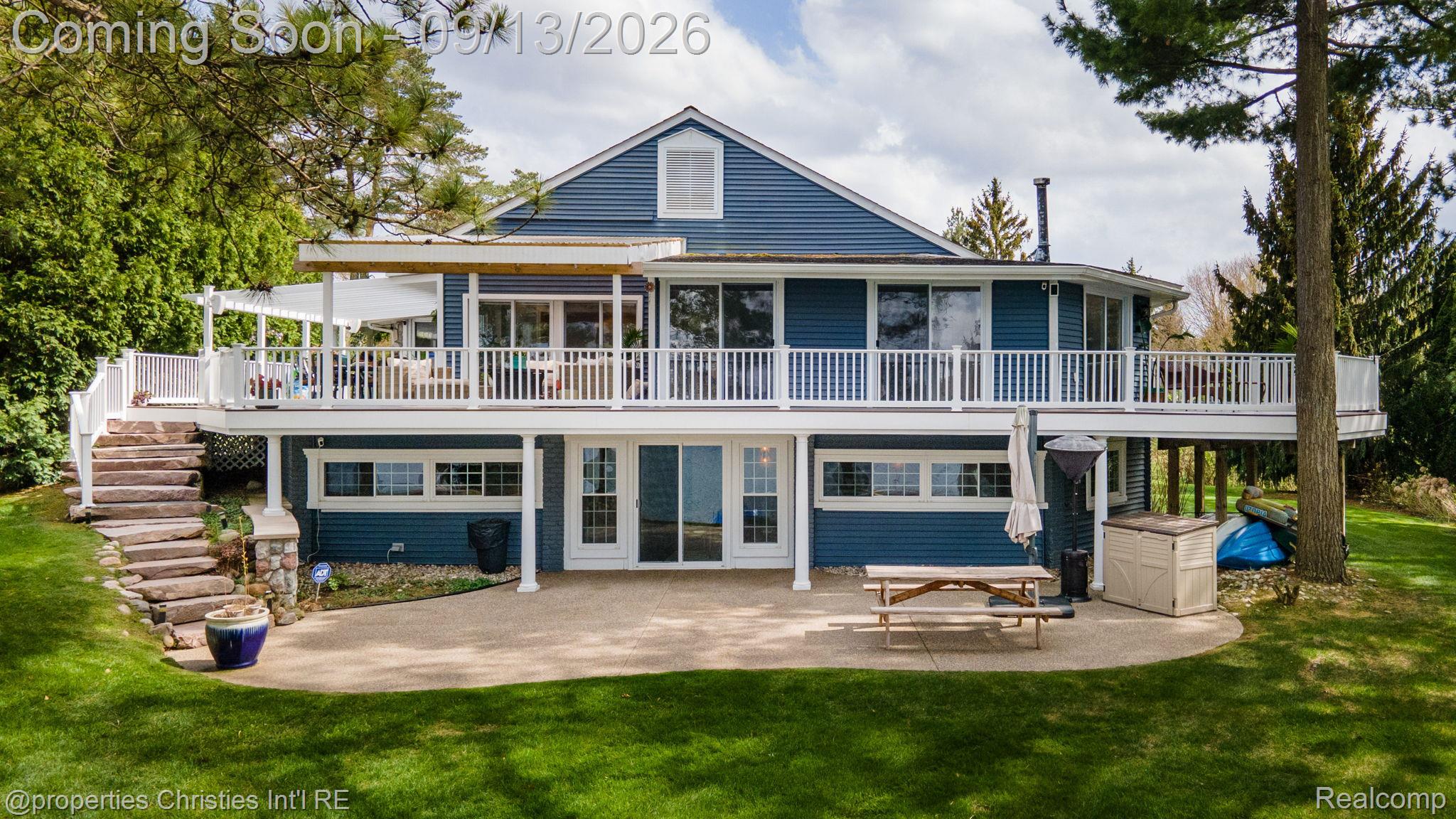 900 Indianwood Road