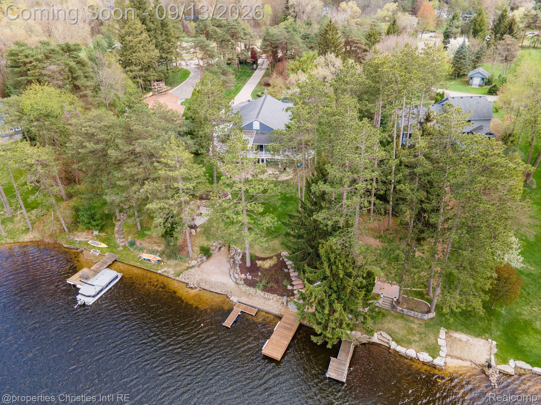 900 Indianwood Road