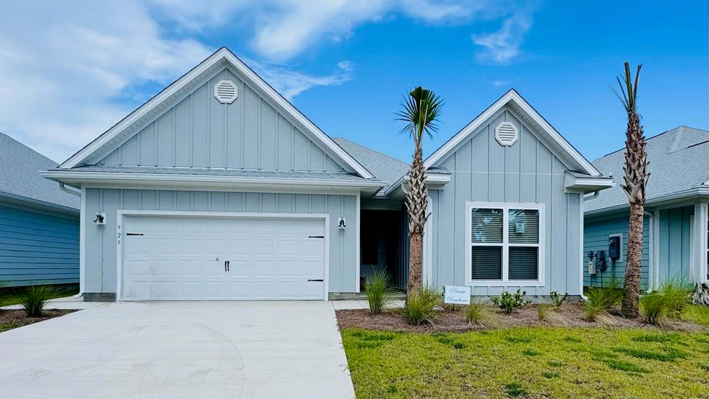 925 Backwater Rd, Port St. Joe 32456
