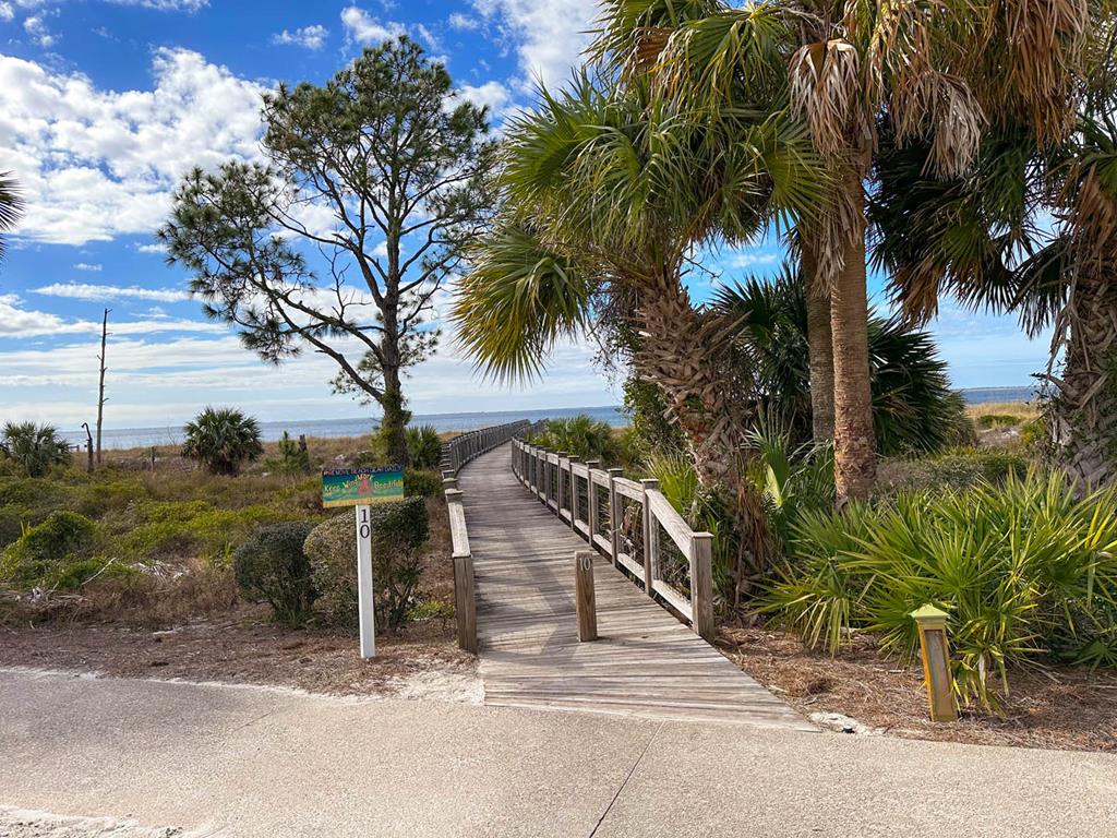 128 Needle Rush Dr, Port St. Joe 32456