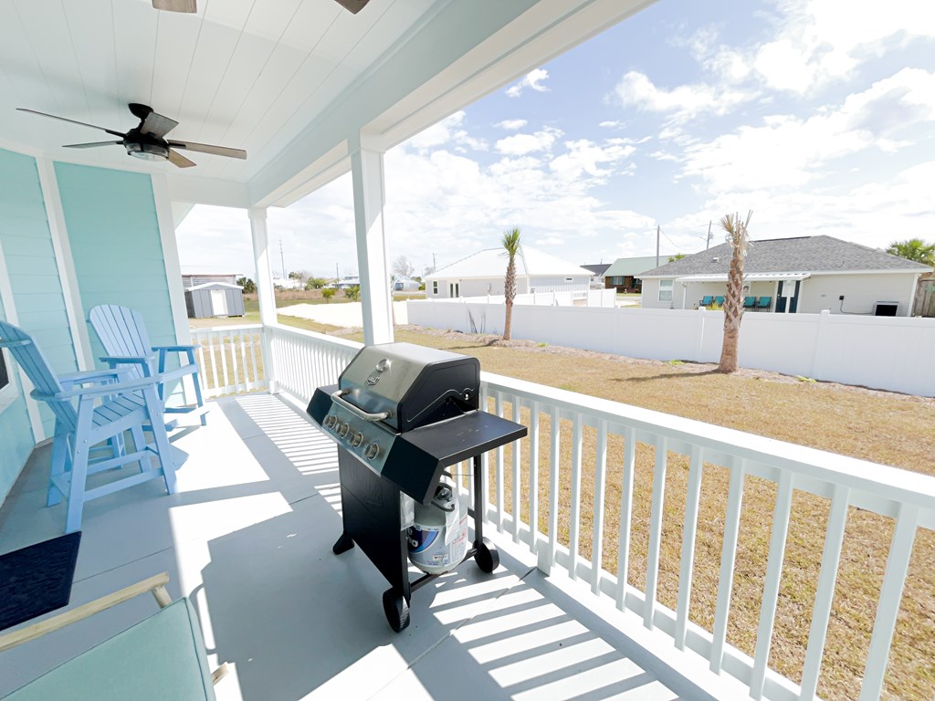 402 California Dr, 32456