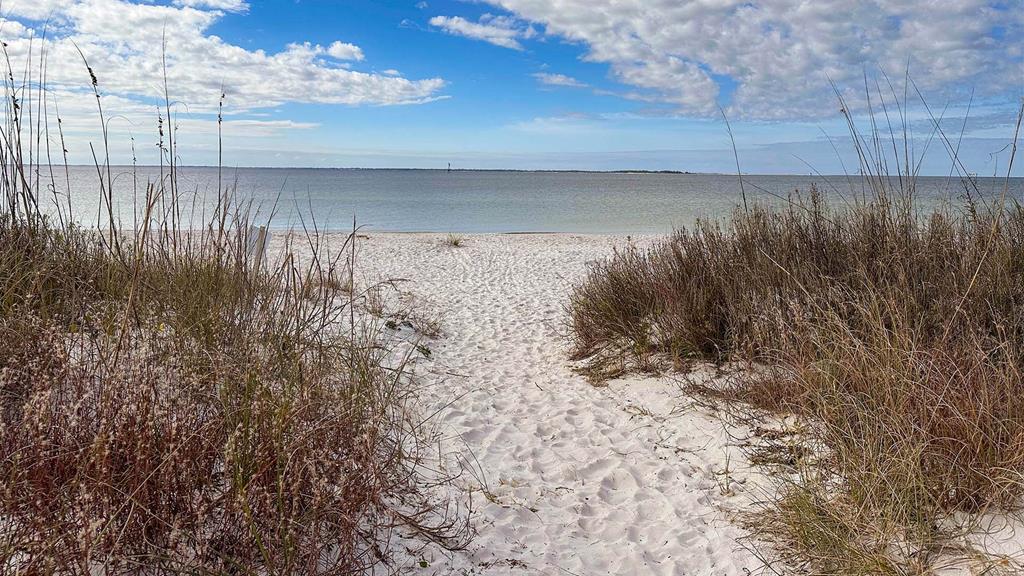 825 Backwater Rd, Port St. Joe 32456