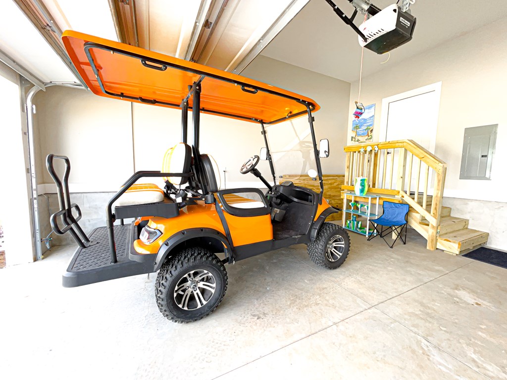 402 California Dr, 32456