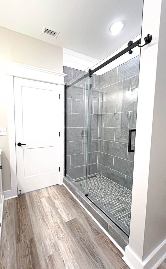 402 California Dr, 32456