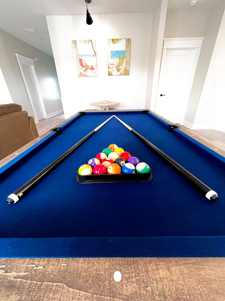 402 California Dr, 32456