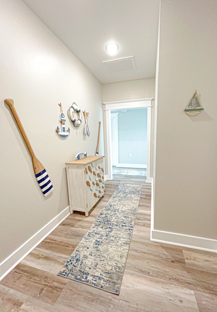 402 California Dr, 32456