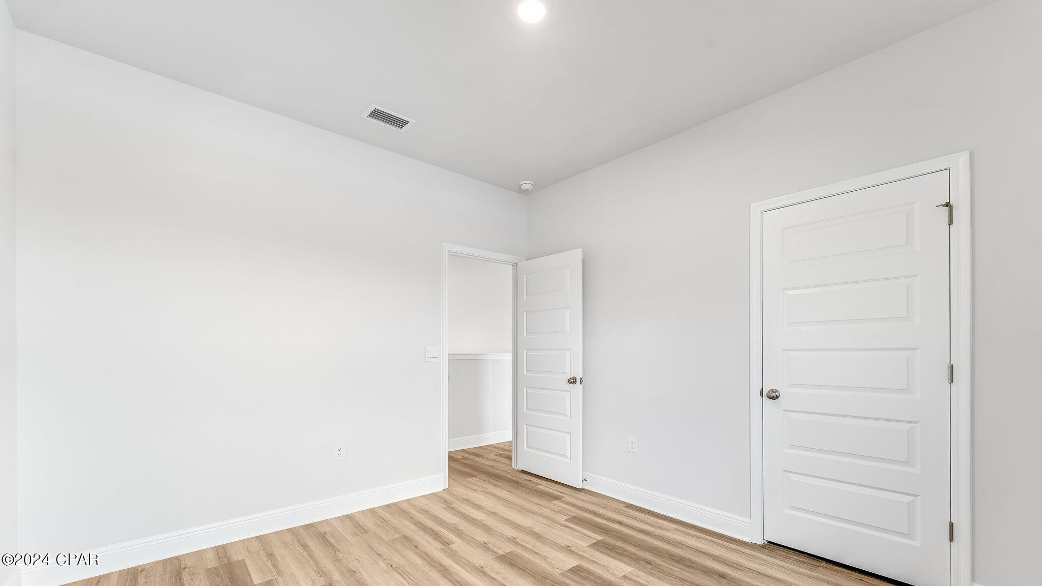 596 Vermilion Circle