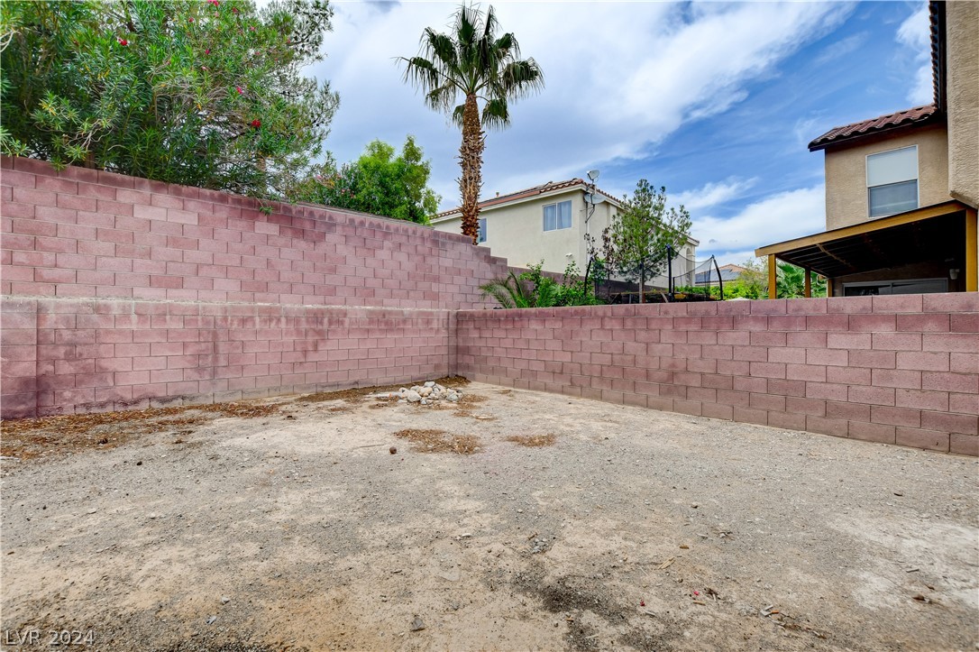 8075 Hilltop Windmill Street