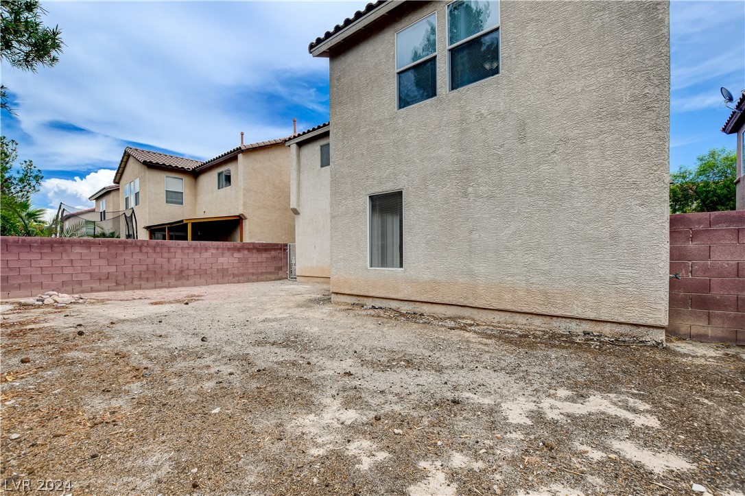 8075 Hilltop Windmill Street