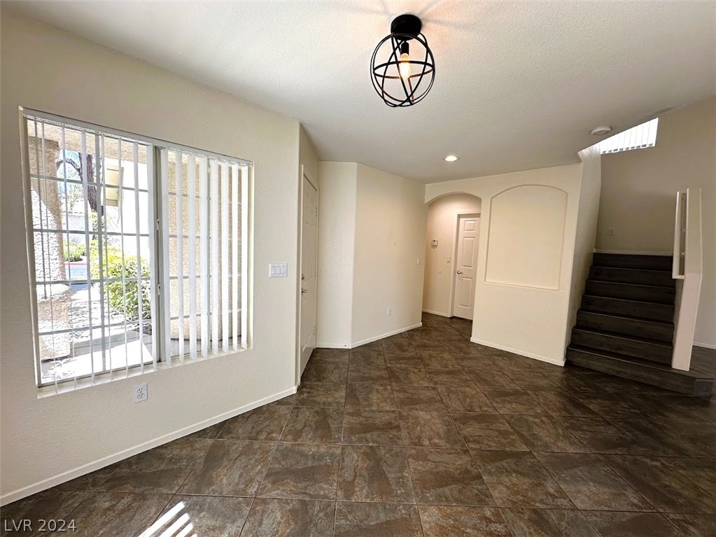 11041 Meadow Leaf Avenue