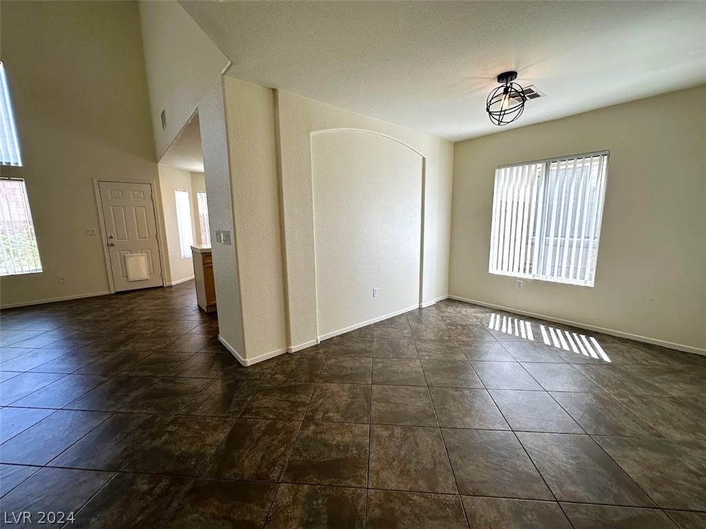11041 Meadow Leaf Avenue