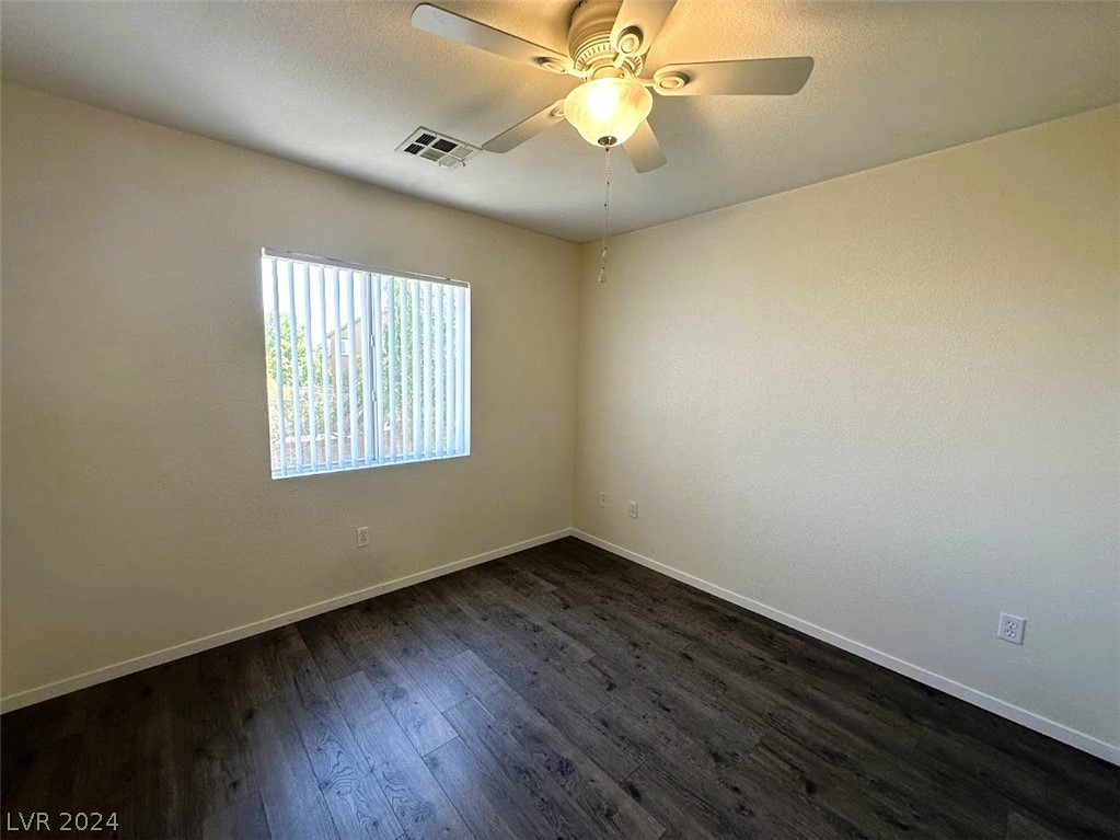 11041 Meadow Leaf Avenue