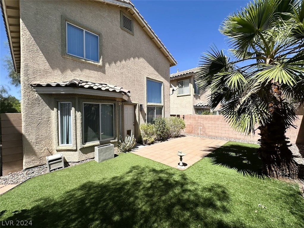 11041 Meadow Leaf Avenue