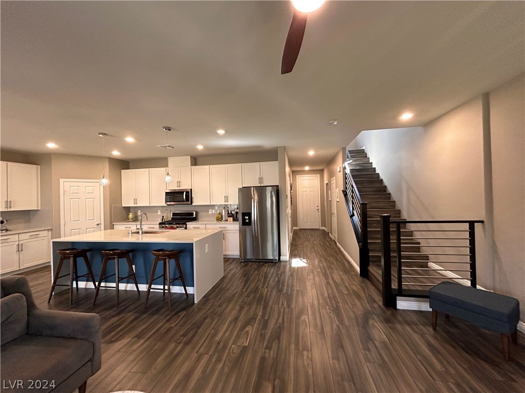 941 Glenhaven Place