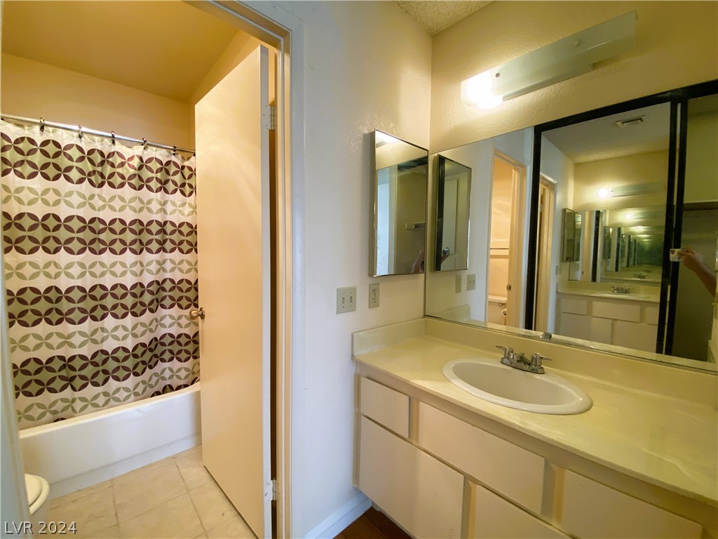 4712 Nara Vista Way 204