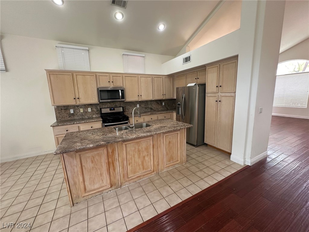 320 Tayman Park