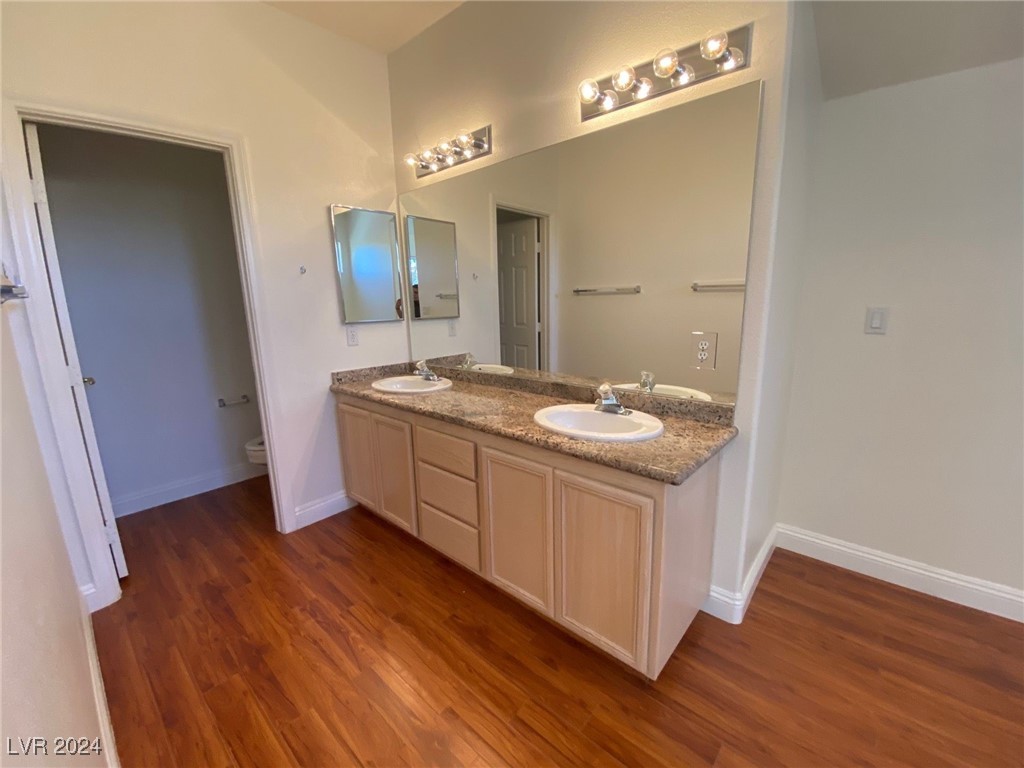 320 Tayman Park