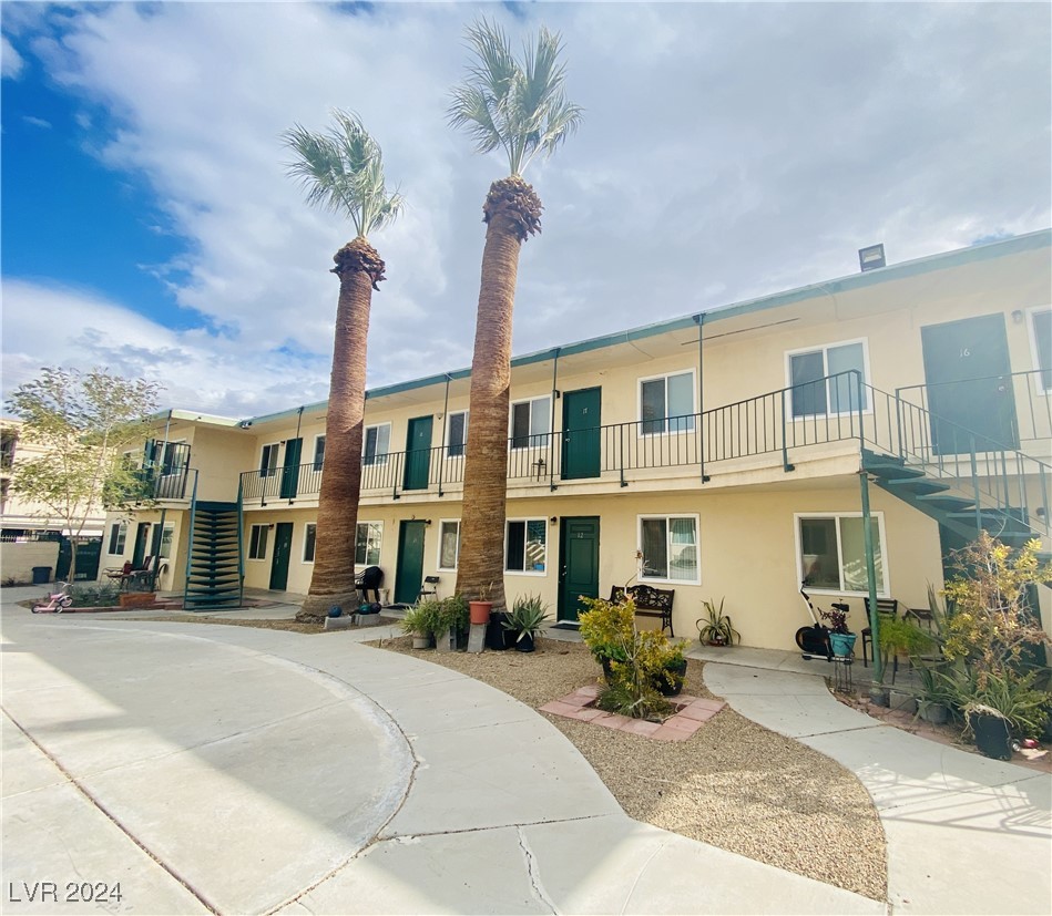 3772 Royal Crest Street 17