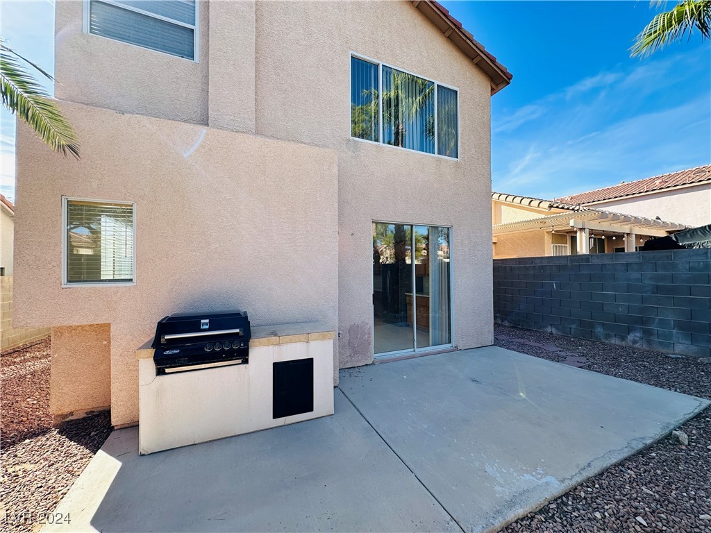 7636 VISTA HILLS Drive 0