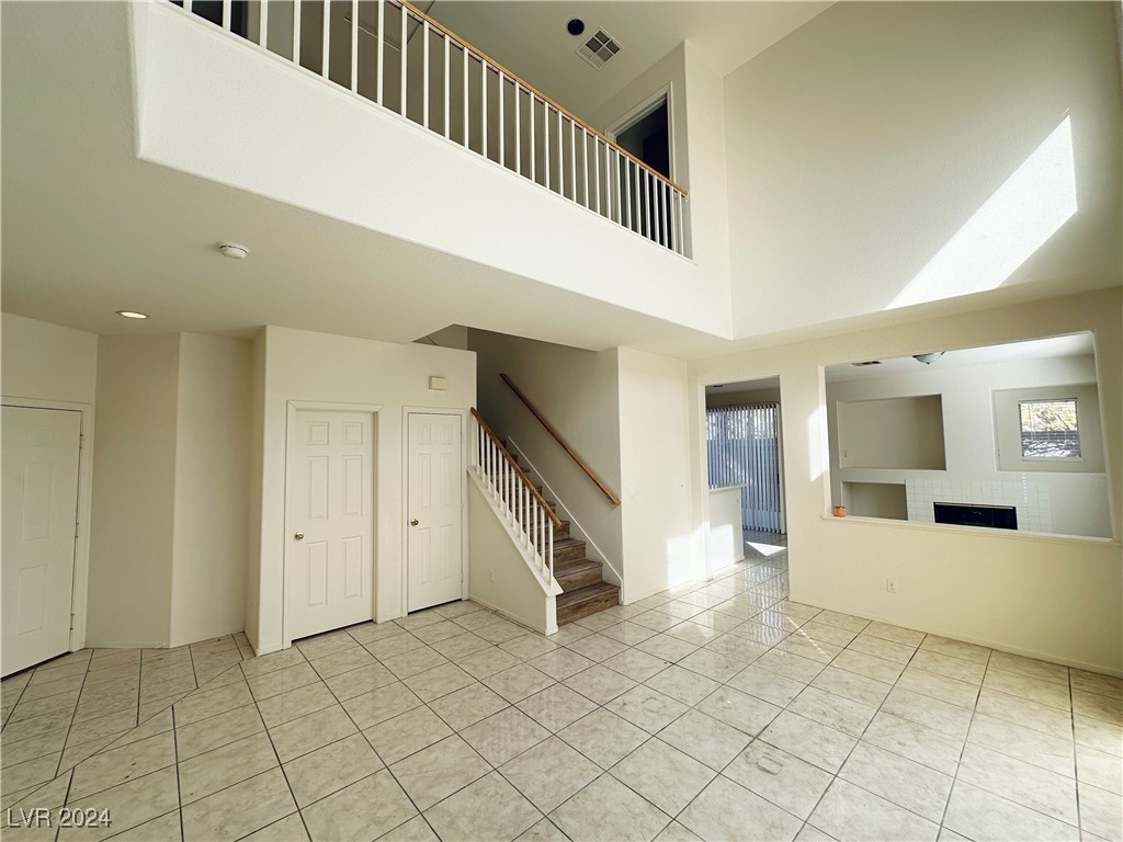 7636 VISTA HILLS Drive 0