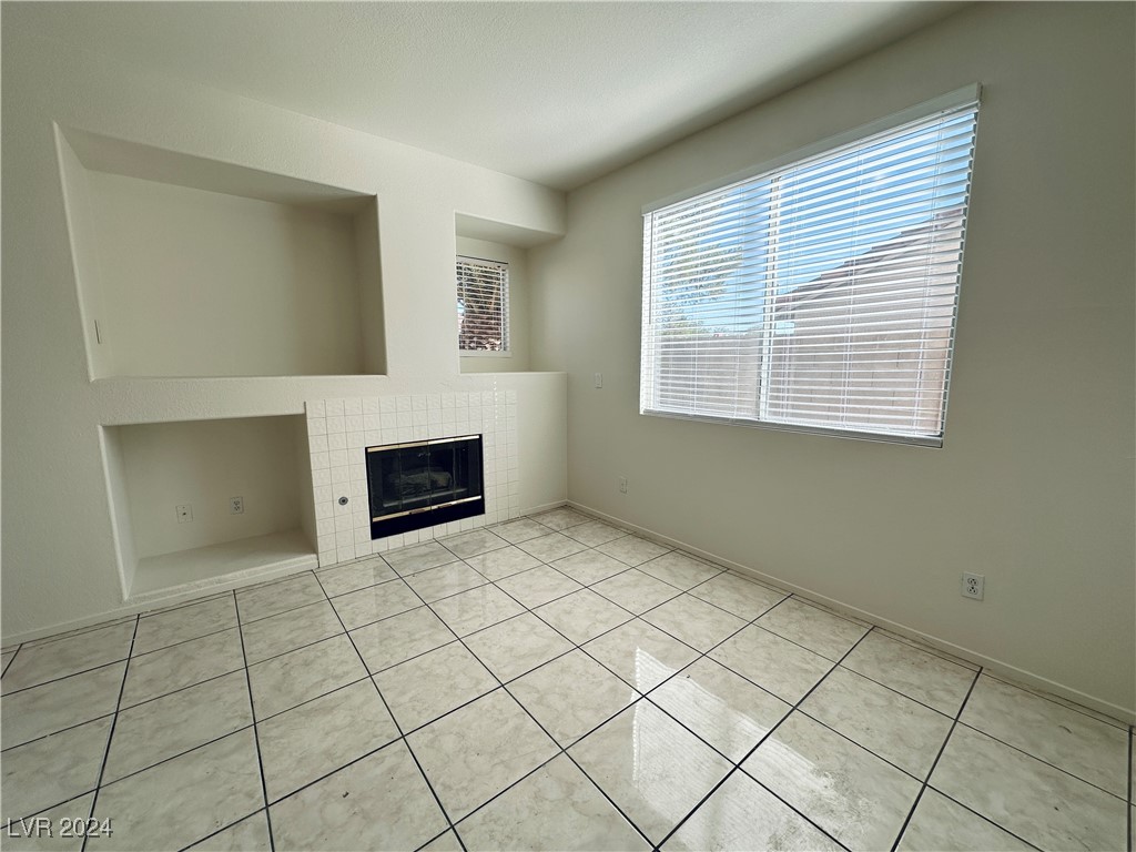 7636 VISTA HILLS Drive 0