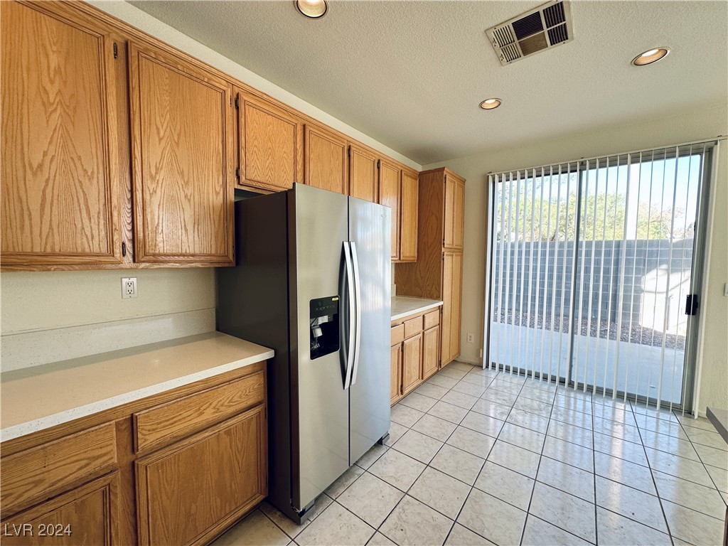 7636 VISTA HILLS Drive 0