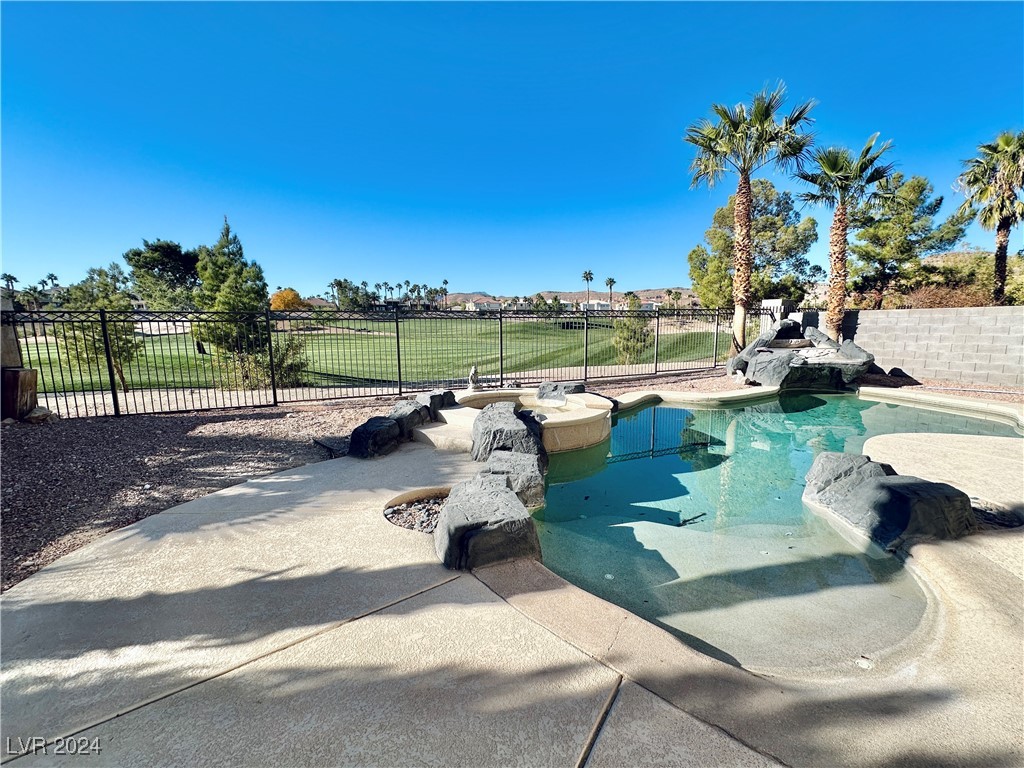 211 CLIFF VALLEY Drive 0
