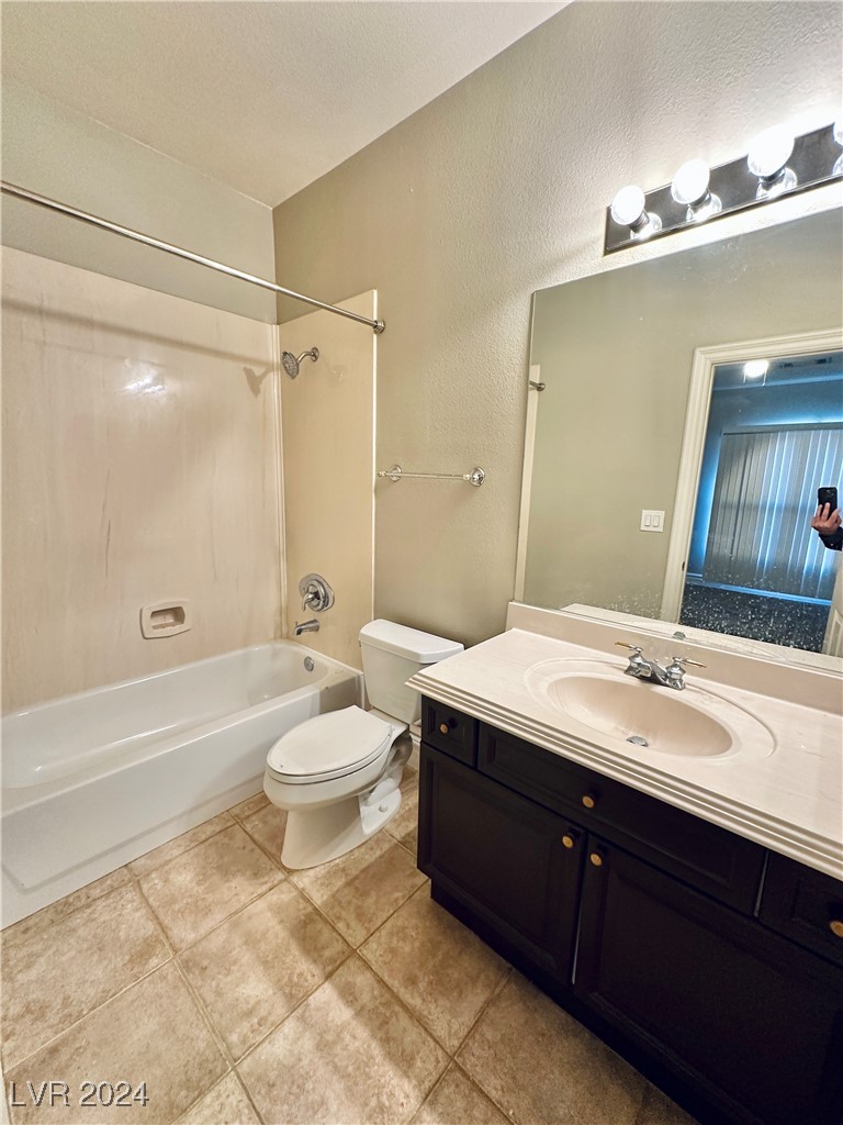211 CLIFF VALLEY Drive 0