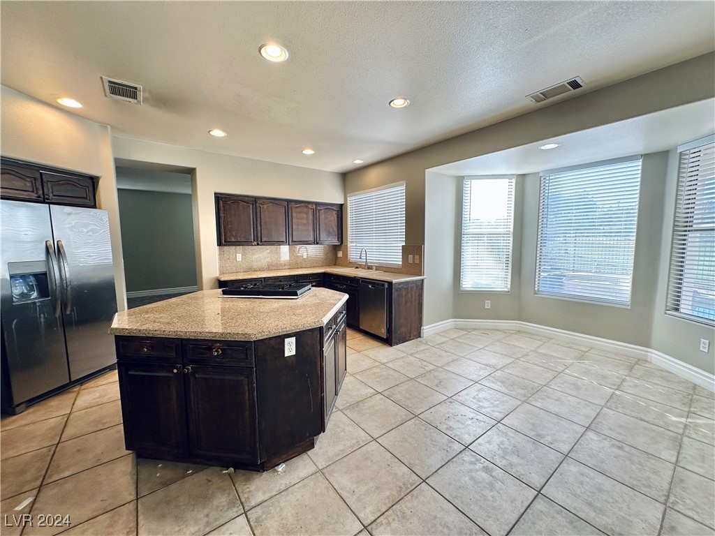 211 CLIFF VALLEY Drive 0