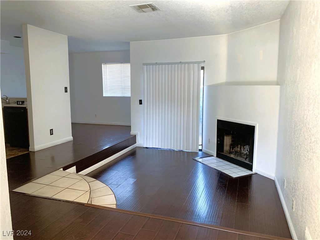4425 Woodpine Drive 103