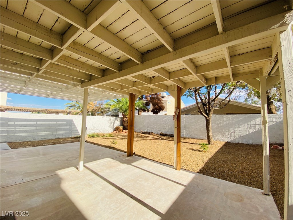 8221 Hydra Lane