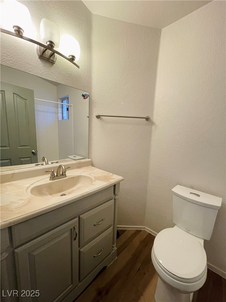 8221 Hydra Lane