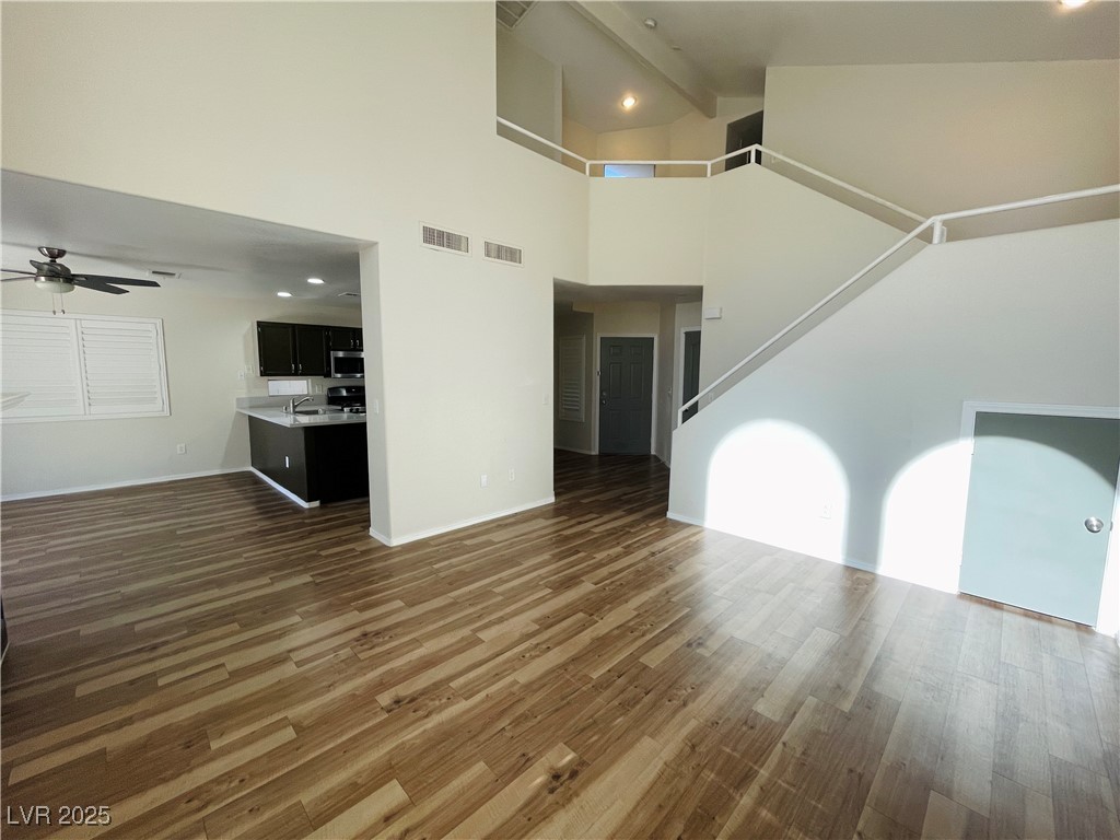 8221 Hydra Lane