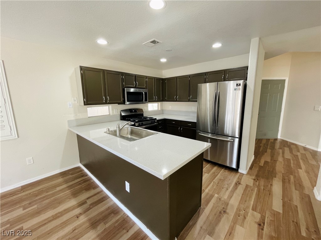 8221 Hydra Lane